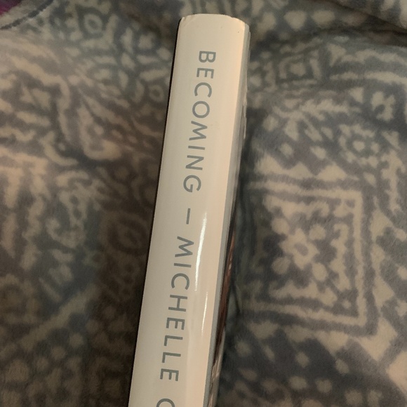 📚 NEW Becoming Michelle Obama Hardback Book Autobiography Memoir Pictures - Picture 15 of 16